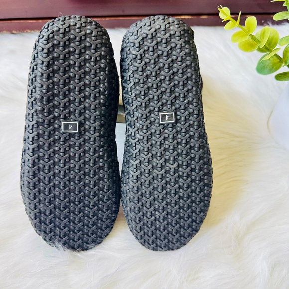 NeoSport Neoprene Wetsuit Boots 3mm Hi Top Zipper Dive Boots Size 4 - Picture 7 of 13